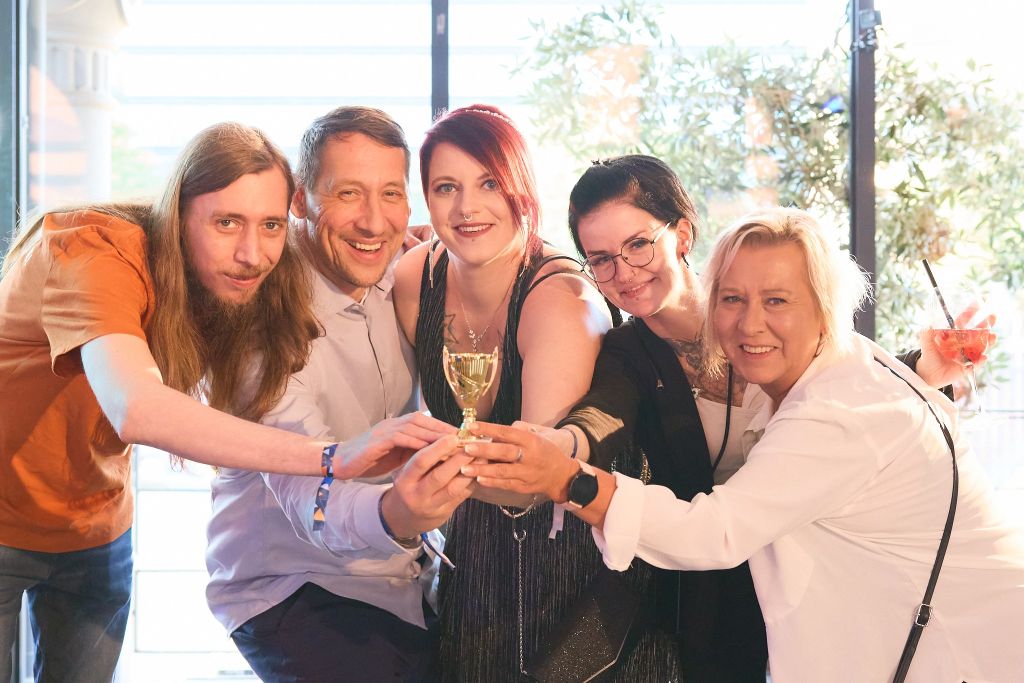 Auf dem Bild zu sehen: das webgo Team, welches bei der webgo Olympiade zum 20.sten Jubiläum den ersten Platz erreicht hat! Herzlichen Glückwunsch!.