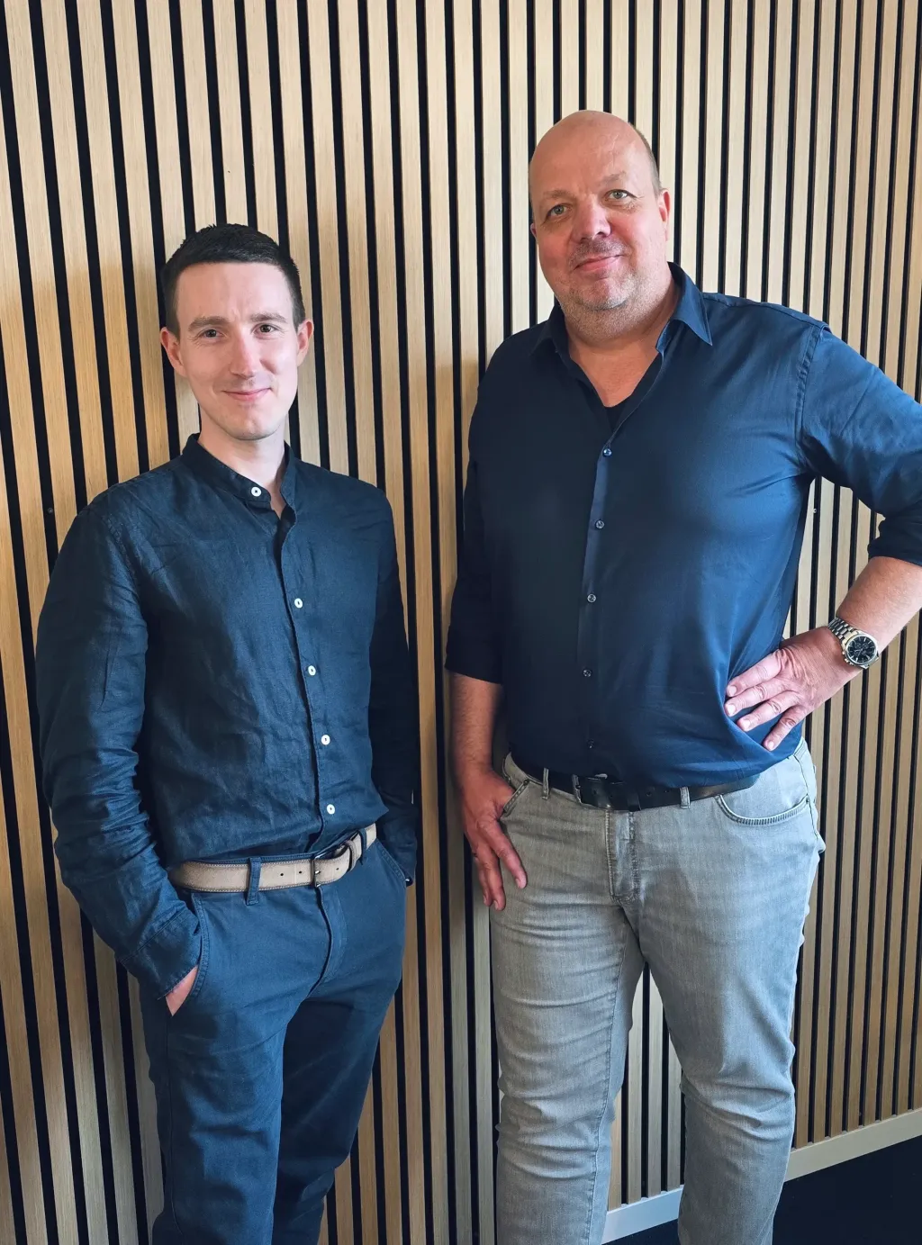 Gl&uuml;cklich nach dem Zusammenschluss von Linevast und webgo. Auf dem Bild zu sehen sind Gesch&auml;ftsf&uuml;hrer der Linevast Valentin Palm links und Gesch&auml;ftsf&uuml;hrer der webgo Kai Stemick rechts.