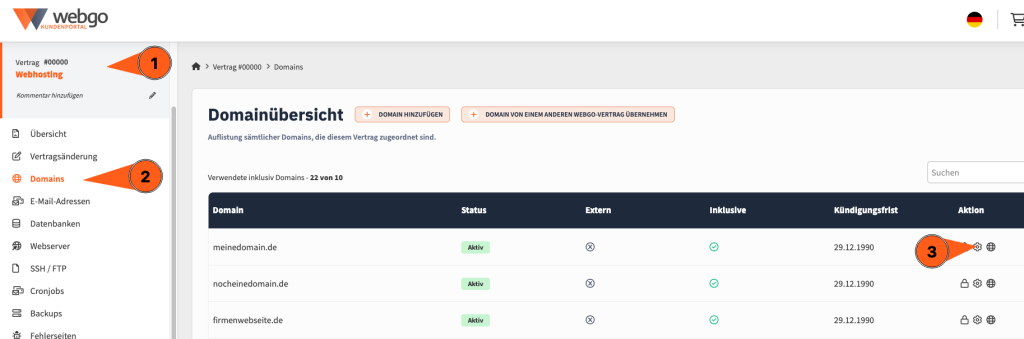 Screenshot aus dem webgo Kundenportal, welches vorzeigt wie man zur Domain-Einstellungsseite kommt: Erst klickt man aufs Vertragsmenü und klickt dort auf "Domains". Nun hat man eine Übersicht all seiner Domains und klickt bei der betroffenen Domain rechts auf das Zahnrad-Symbol.