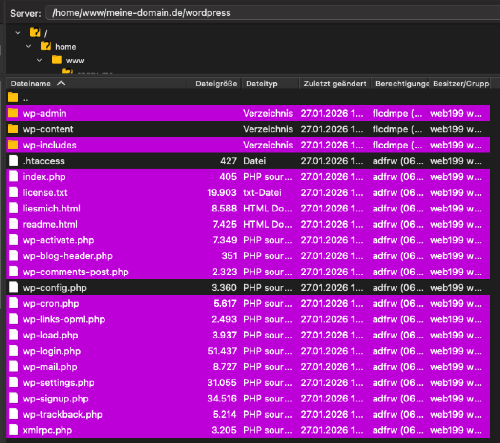WordPress-Datei&uuml;bersicht im FTP: Pink markiert sind wp-admin, wp-includes und Core-Dateien, die bei manueller Aktualisierung ersetzt oder gel&ouml;scht werden d&uuml;rfen.